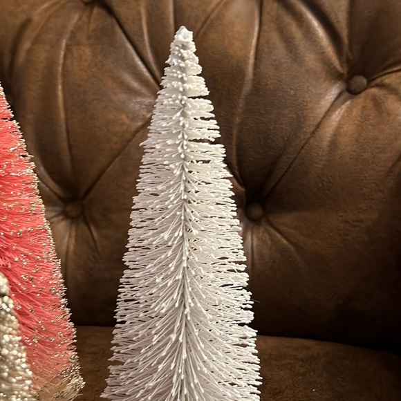 Glitter Christmas trees, wired Christmas trees on wooden platform - Picture 5 of 6